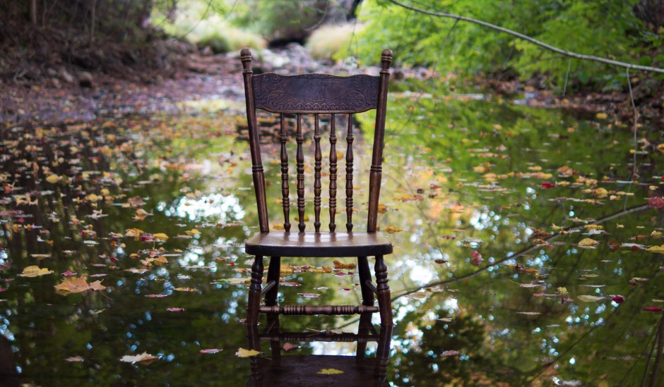 Wooden-Chair-in-the-Woods