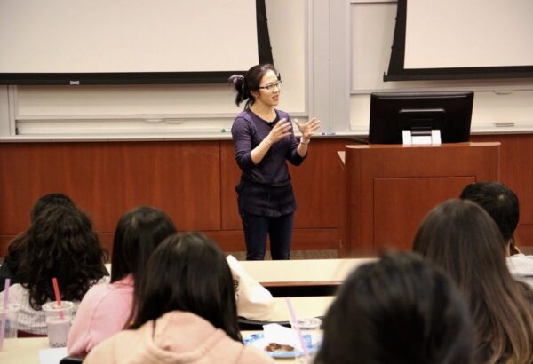 Professor Angela Duckworth teaching her class Grit Lab
