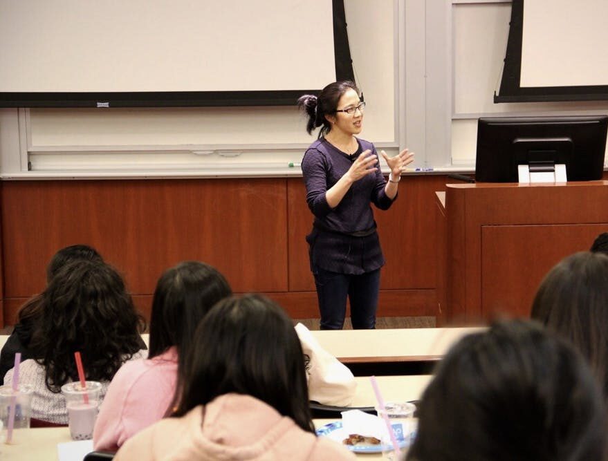 Professor Angela Duckworth teaching her class Grit Lab